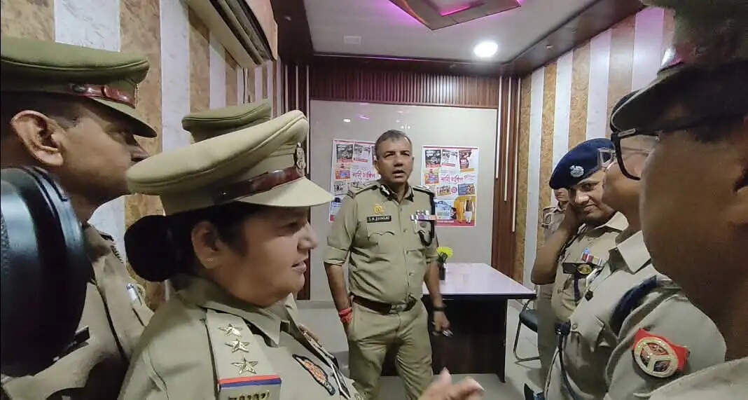 एडीजी ने किया कोतवाली का निरीक्षण
