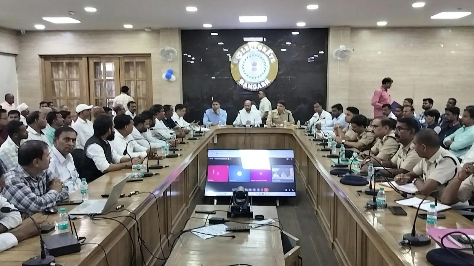 सौहार्द और सुरक्षित वातावरण में मनाएं दुर्गा पूजा : डीसी