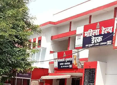 पेड़ में फंदे से लटका मिला युवक का शव