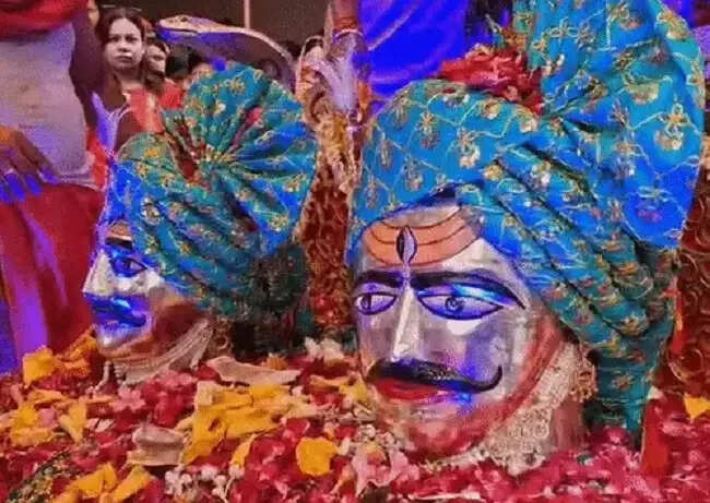 मप्र के खरगोन में 27 झांकियों के साथ निकला भव्य शिव डोला, हर-हर महादेव से गूंजा शहर