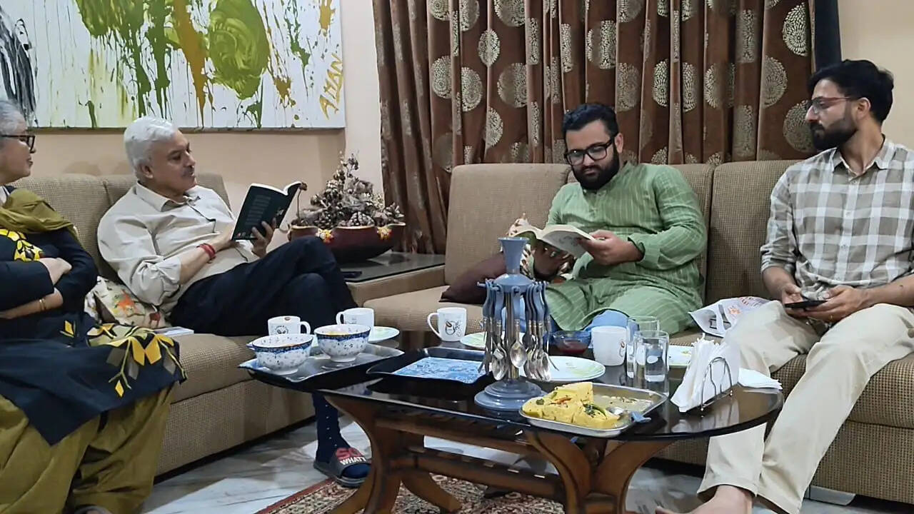 केके फाउंडेशन बुक क्लब में गालिब की शायरी पर हुई चर्चा