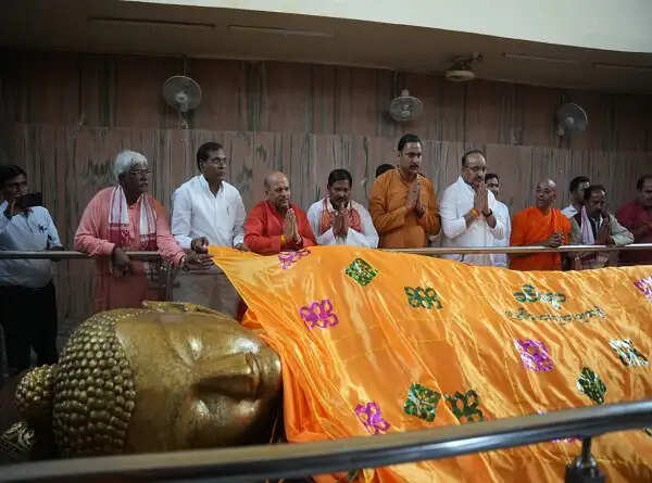 कुशीनगर से विश्व शांति का संदेश, अंतरराष्ट्रीय बौद्ध सम्मेलन में जुटे देश-विदेश से आए विद्वान