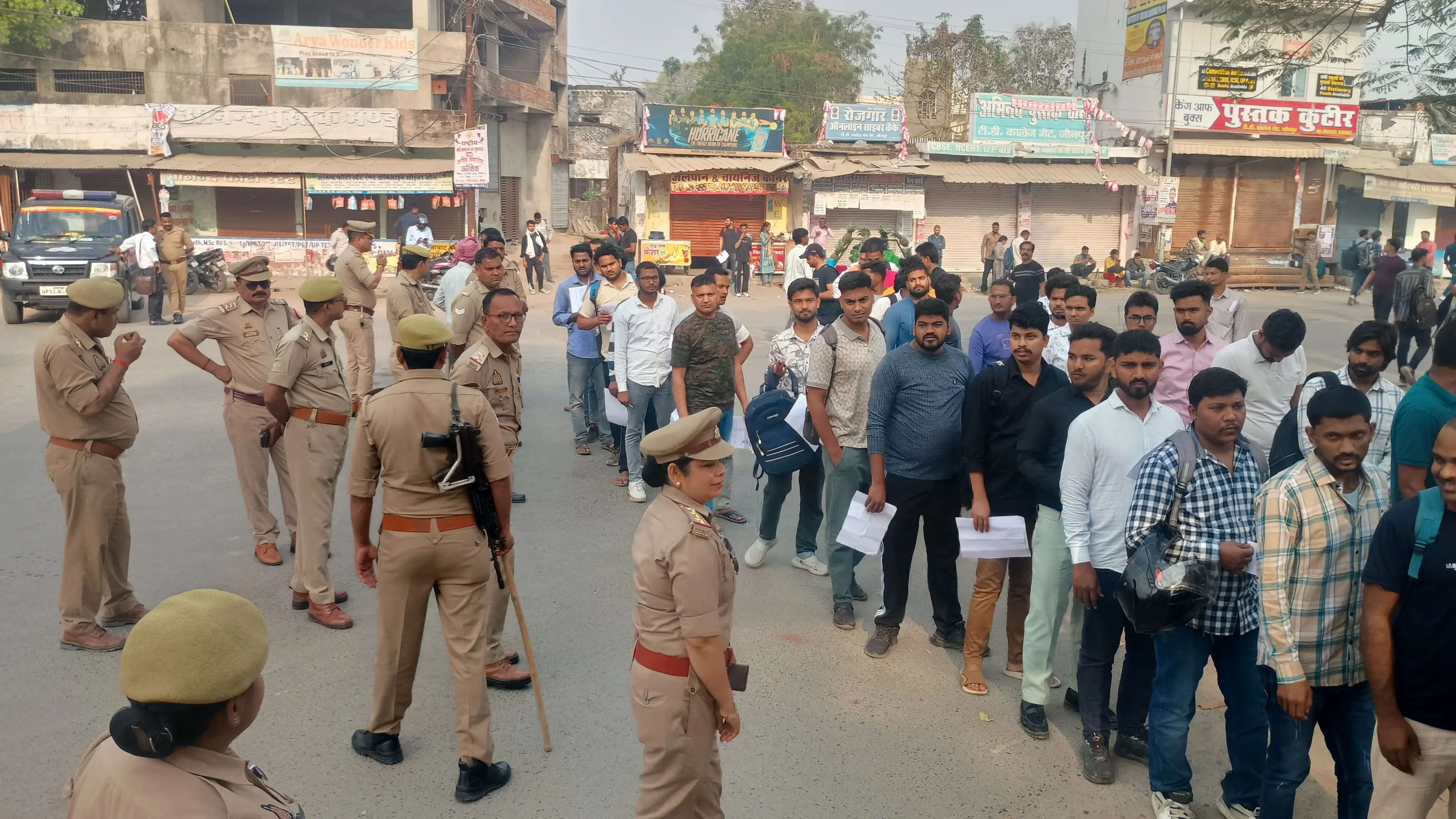 19 केंद्रों पर दो दिवसीय एसआई भर्ती परीक्षा सम्पन्न, दूसरे दिन हजारों अभ्यर्थी रहे अनुपस्थित