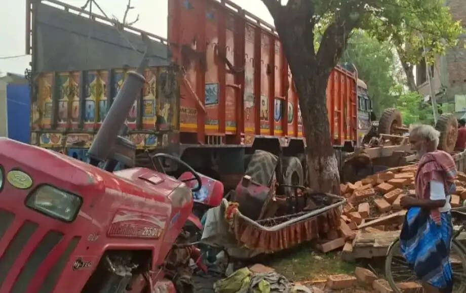 ट्रक और ट्रेक्टर की टक्कर में लोग गंभीर