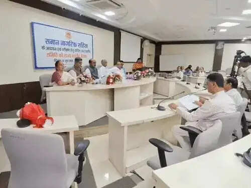 समान नागरिक संहिता के अध्ययन और परीक्षण उच्च स्तरीय समिति ने भोपाल में की राज्य स्तरीय सुनवाई