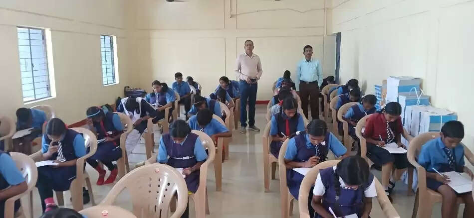 धमतरी : विद्यार्थियों ने बूझे गणित व विज्ञान के प्रश्न