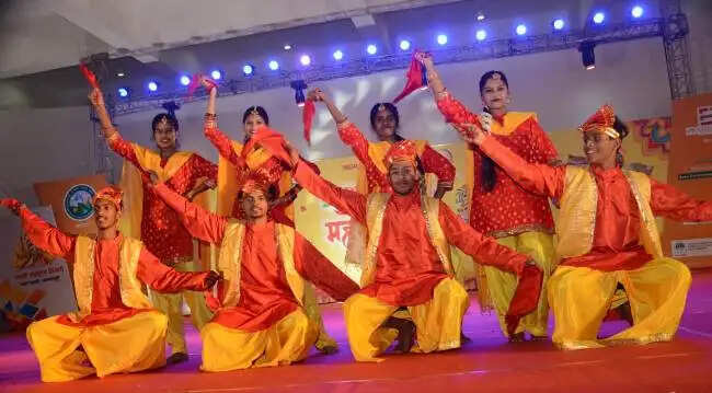 भारत हस्तशिल्प महोत्सव में चढ़ा पंजाब के भांगड़ा का रंग