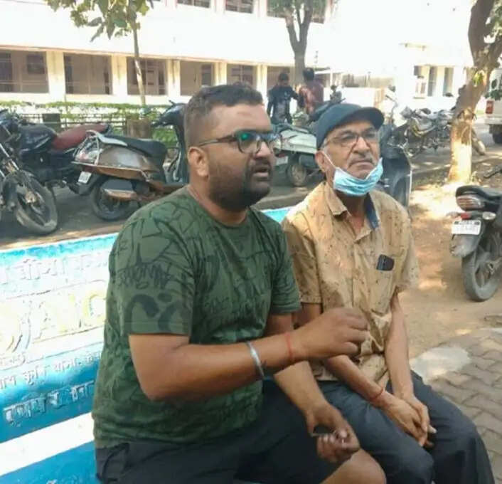 रायगढ़ में कैंसर पीड़ित की 15 हजार वर्गफीट जमीन रिकॉर्ड में दर्ज, मौके पर नहीं मिल रही; कलेक्टर से लगाई गजमार