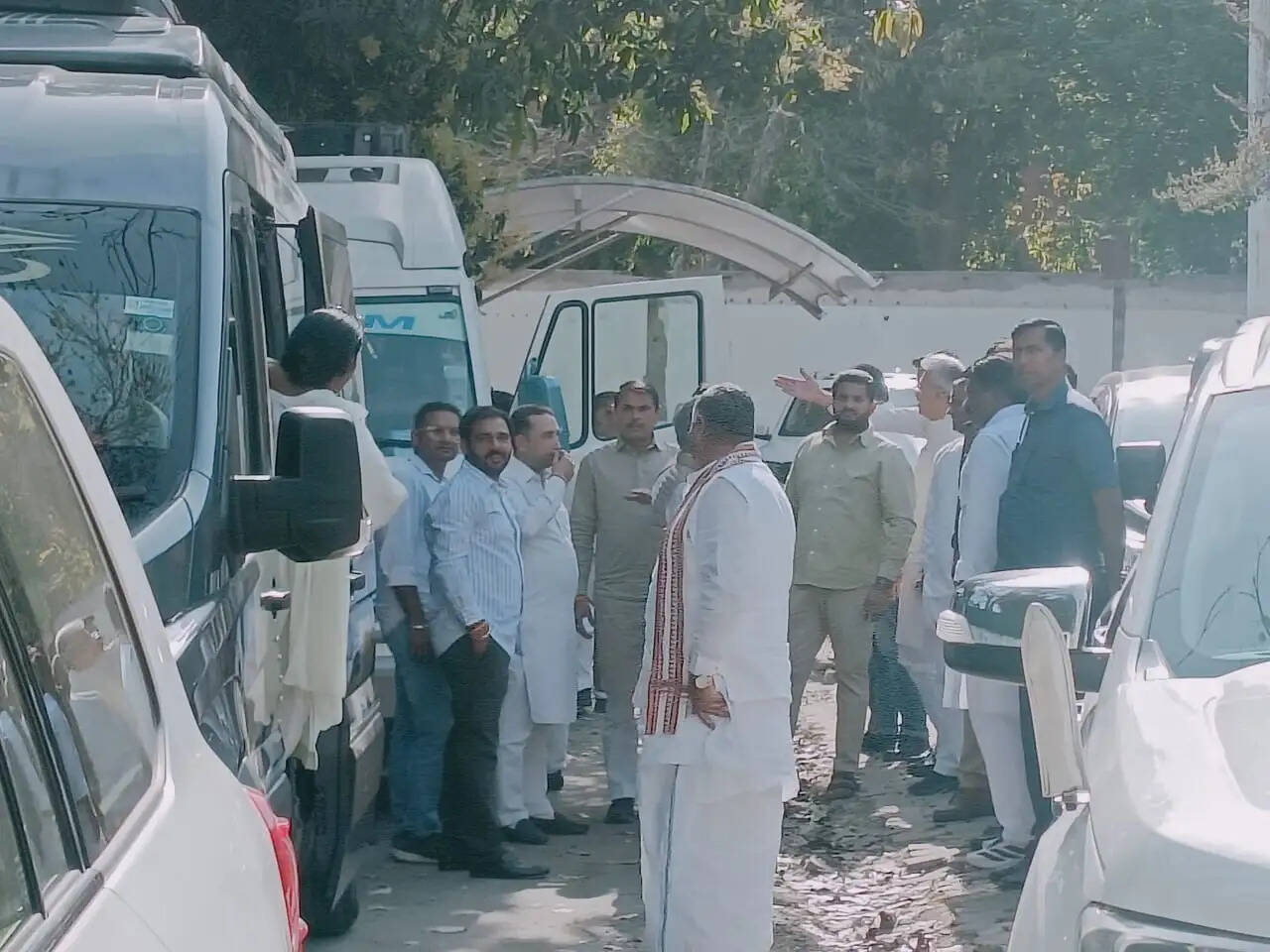 राज्य सभा में क्रास वोटिंग के डर से कांग्रेस के 31 विधायक हिमाचल शिफ्ट,चार सांसद रहेंगे साथ