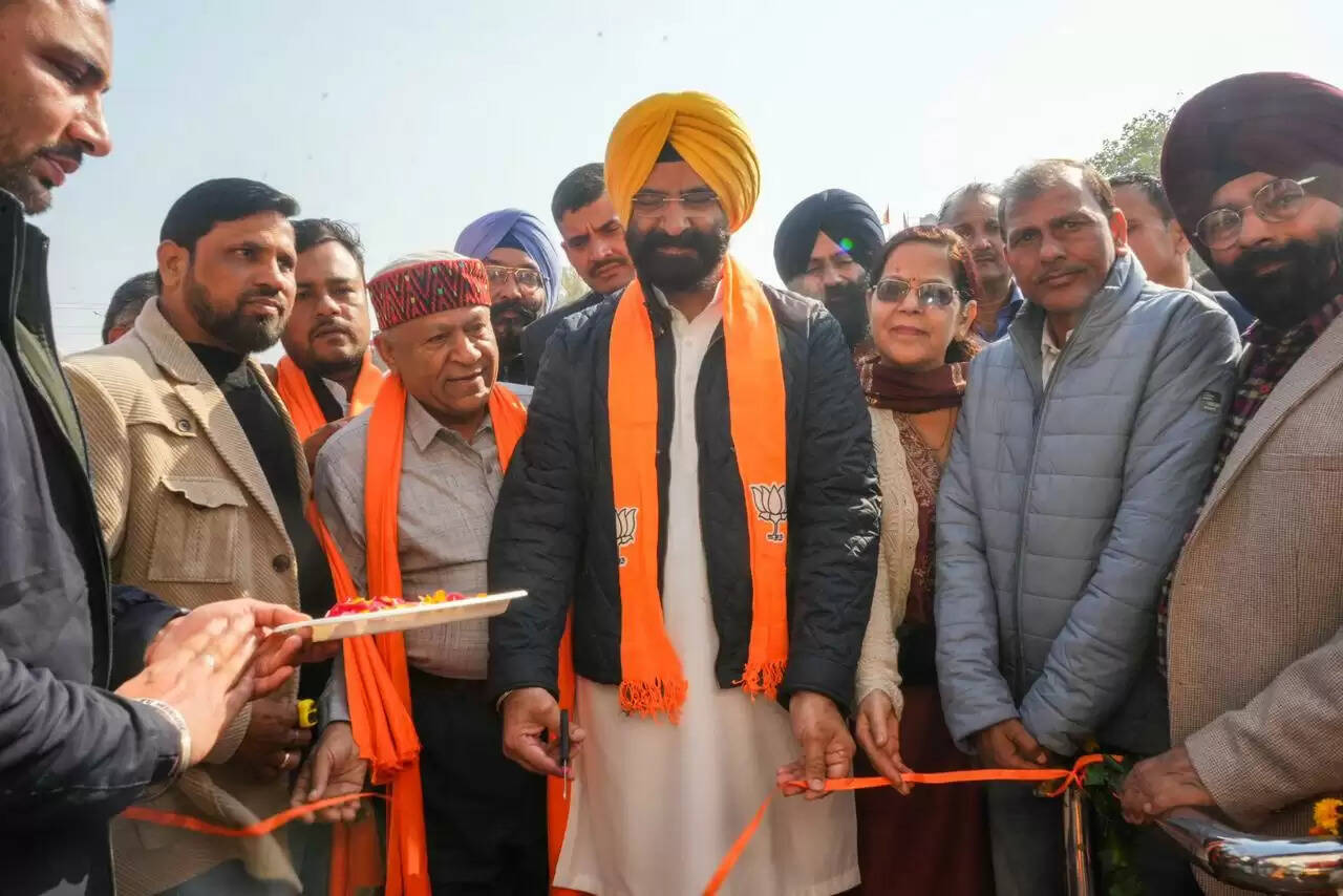 मंत्री सिरसा ने राजौरी गार्डन में ‘अटल कैंटीन’ का किया उद्घाटन