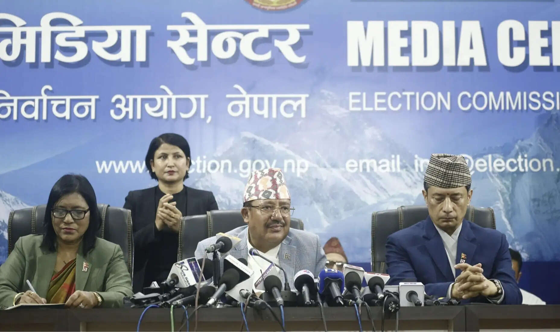 नेपाल : ६० प्रतिशत से अधिक मतदाताओं की उत्साहजनक सहभागिता