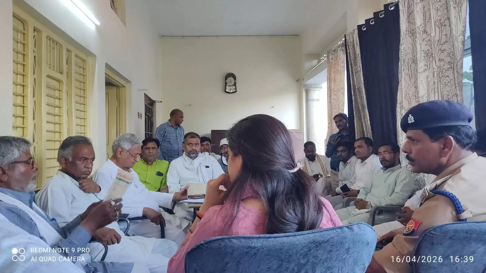 कांग्रेस प्रतिनिधि मंडल ने उपजिलाधिकारी गोला काे साैंपा ज्ञापन