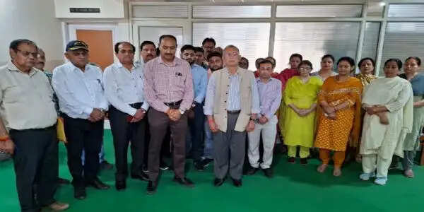 जम्मू-कश्मीर धर्मार्थ ट्रस्ट ने पहलगाम आतंकी हमले के पीड़ितों को गंभीर मौन के साथ श्रद्धांजलि दी