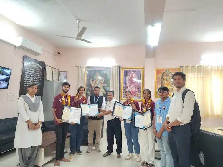 मंदसौरः राज्य स्तरीय नेतृत्व प्रशिक्षण शिविर चित्रकूट से लौटे स्वयंसेवकों का किया स्वागत