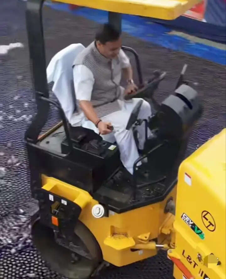असम में 472.51 करोड़ के मादक पदार्थों के विनष्टीकरण अभियान का शुभारंभ, मुख्यमंत्री ने खुद चलाया रोड रोलर