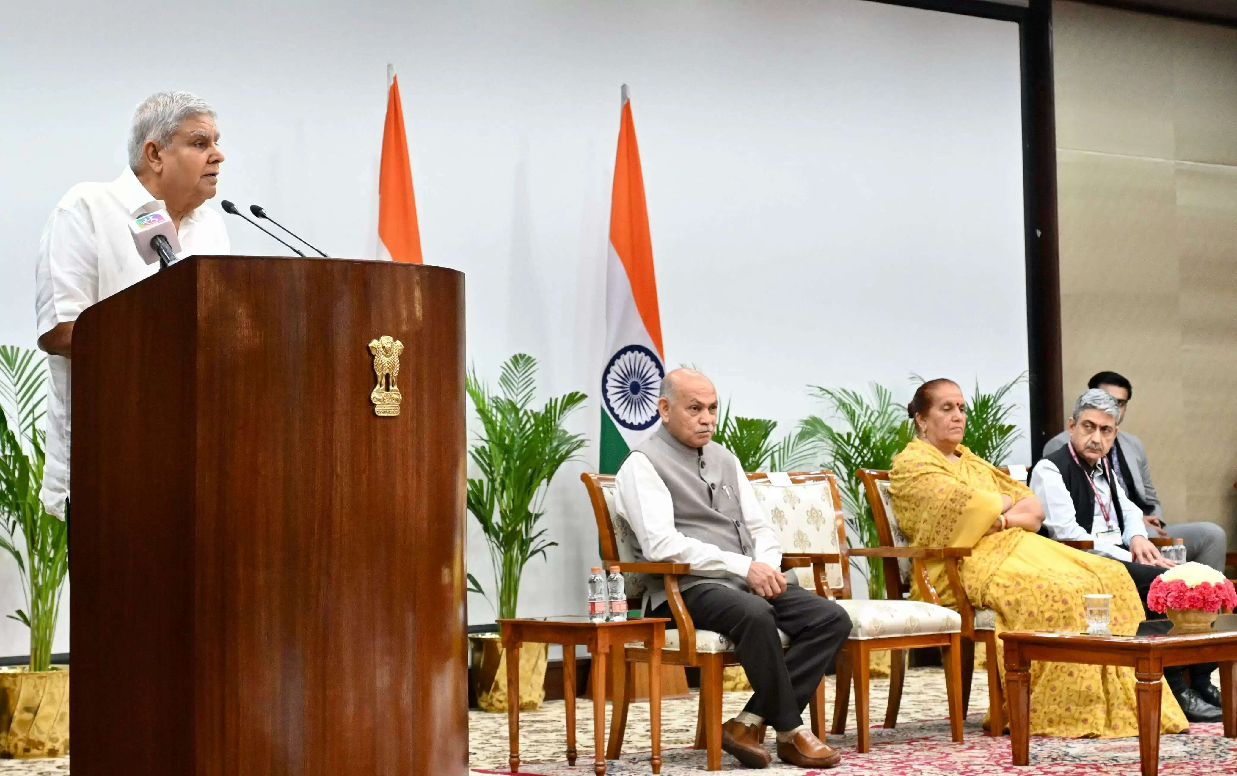 जस्टिस यशवंत वर्मा नकदी मामले में अब तक दर्ज नहीं हुई प्राथमिकी, उपराष्ट्रपति ने उठाए सवाल