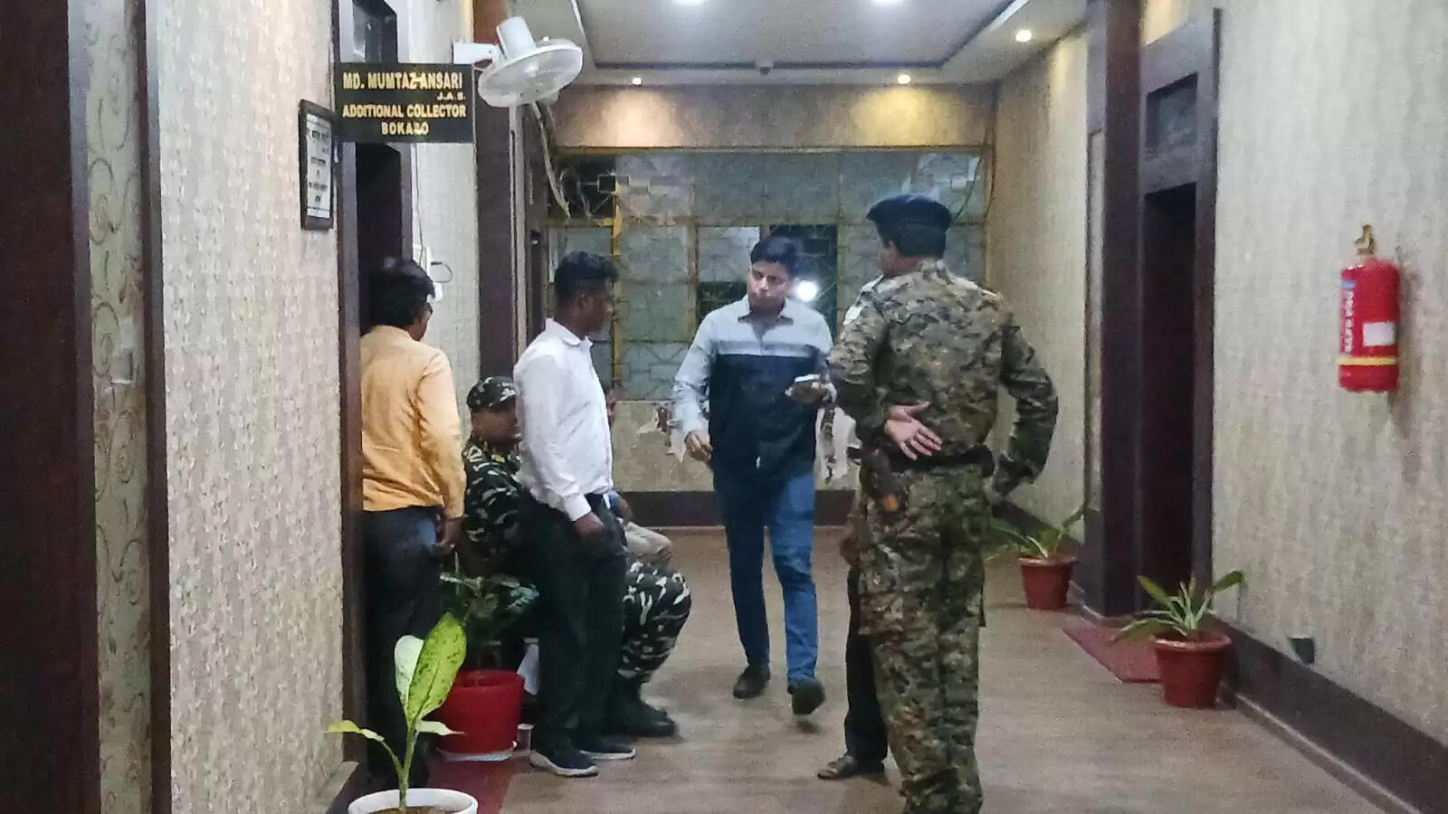 ईडी ने बोकारो उपायुक्त कार्यालय में दी दबिश