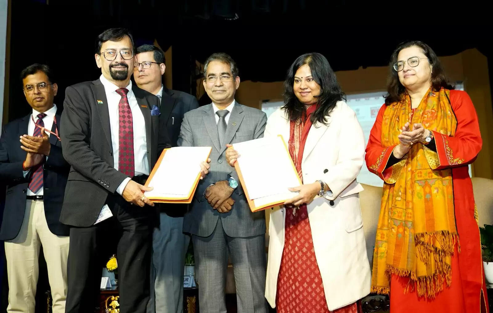 ओएनजीसी और एनएसटीएफडीसी के बीच करार, आदिवासी छात्रों को मिलेगा बड़ा लाभ