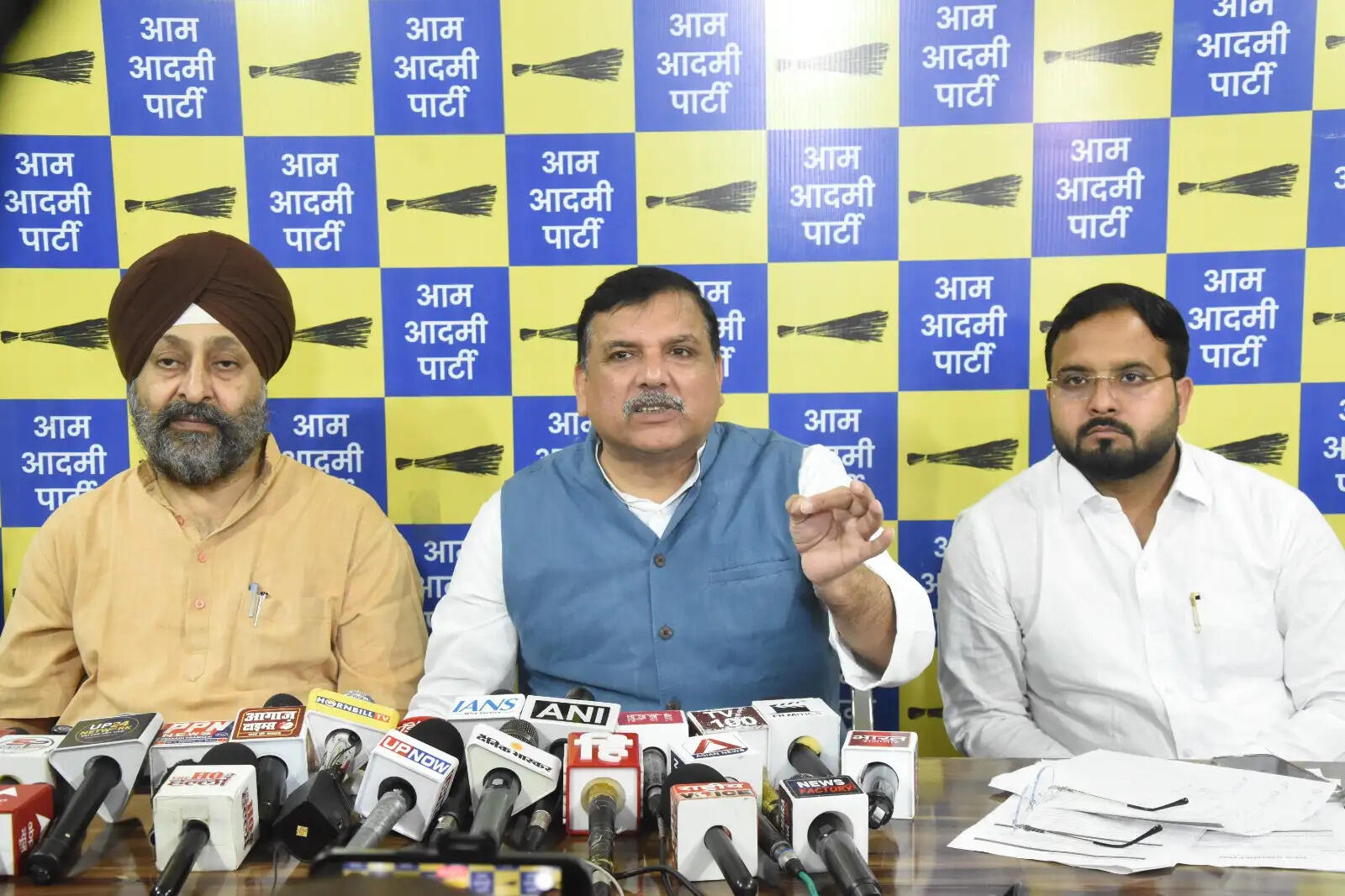 वोटर लिस्ट में धांधली पर चुनाव आयोग का रवैया बर्दाश्त नहीं : संजय सिंह
