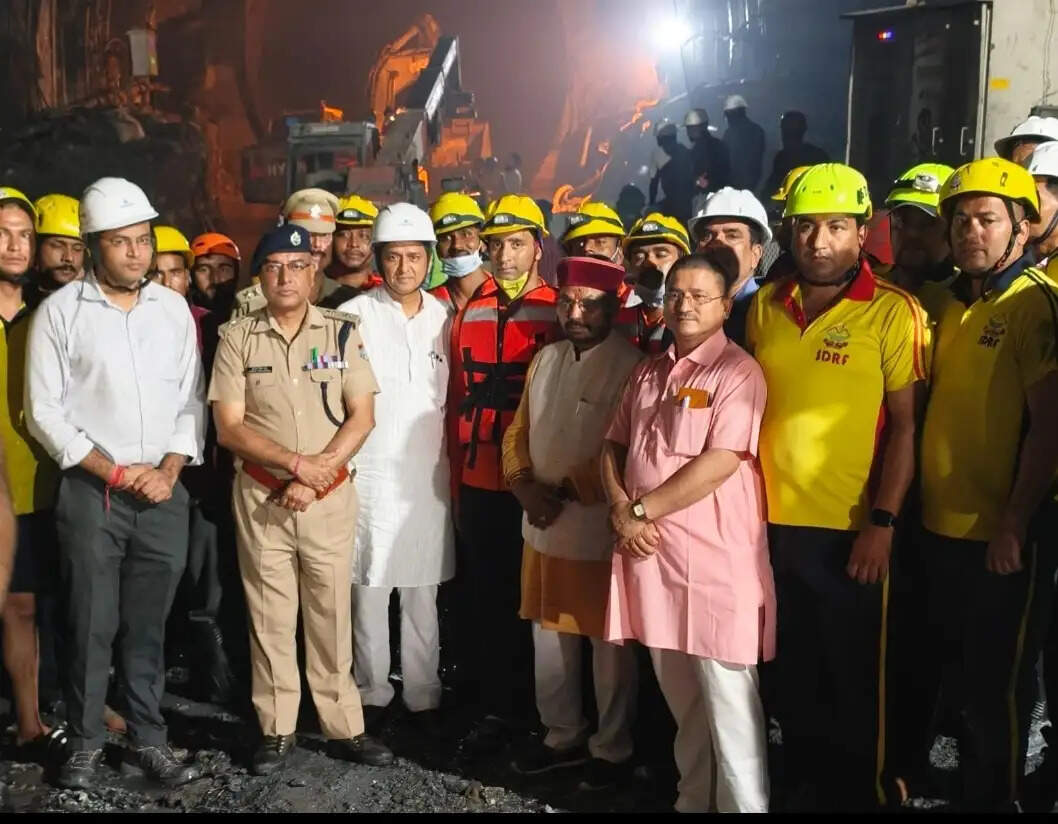 श्रमिकों को सुरक्षित निकालना सर्वोच्च प्राथमिकता : बलूनी