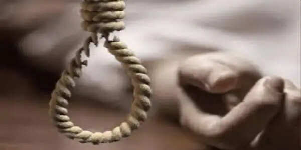 पति से विवाद के बाद पत्नी ने फांसी लगाकर दी जान