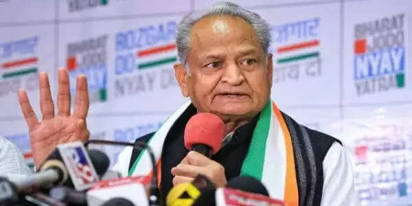 पूर्व मुख्यमंत्री ने गांधी वाटिका की अनदेखी पर सरकार को घेरा