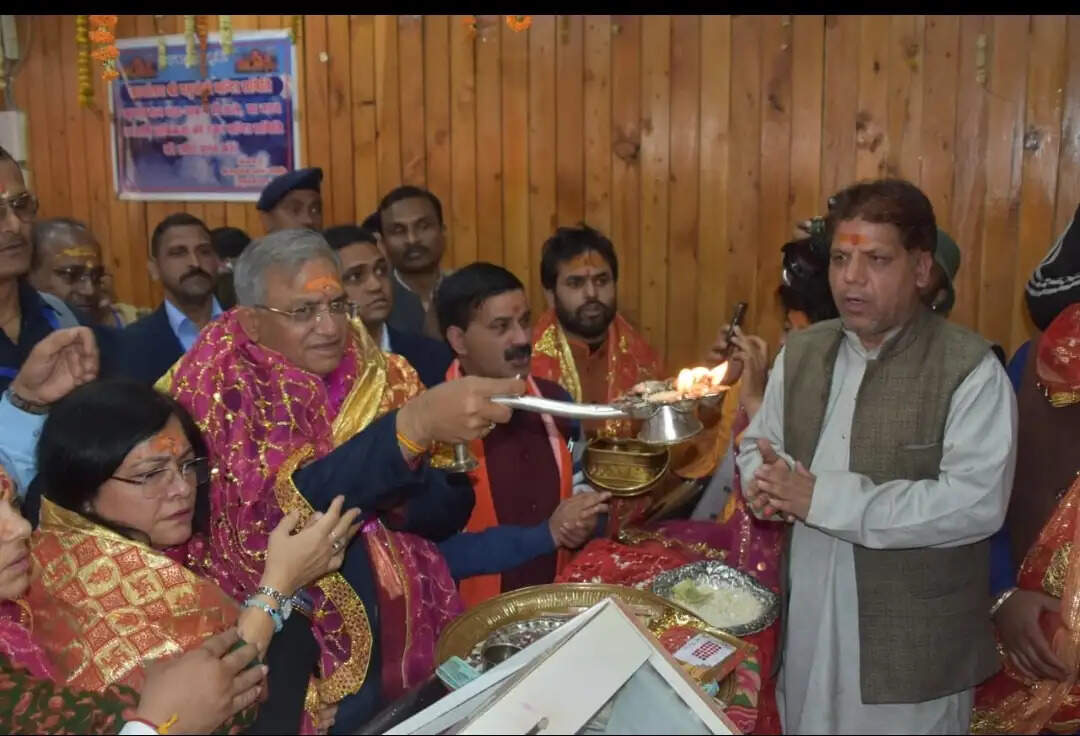 मुख्य चुनाव आयुक्त ने यमुनोत्री पहुंच कर किए यमुना मांग के दर्शन, देश की खुशहाली की कामना की
