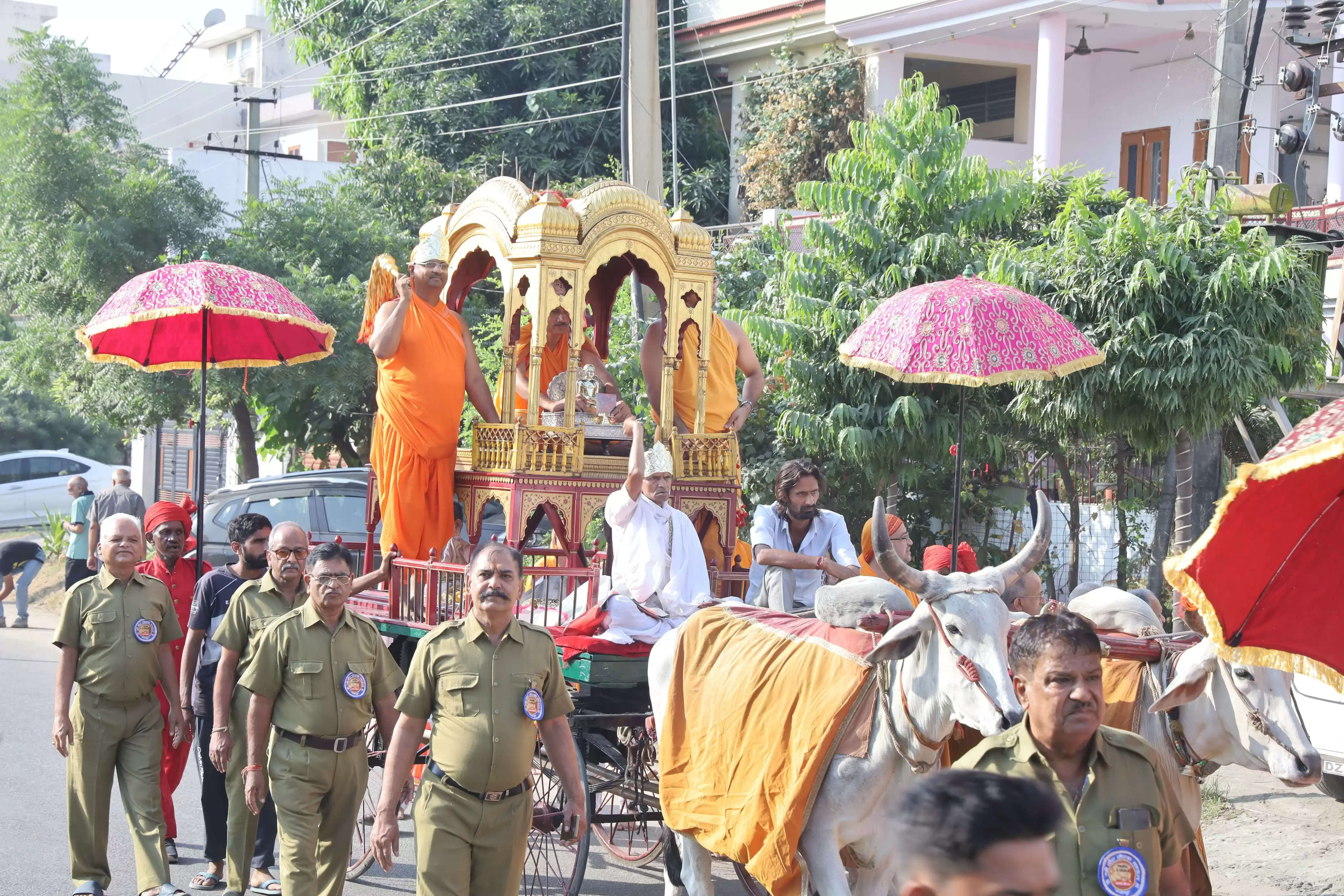 नन्दीश्वर द्वीप महामह विधान:  विश्व शांति महायज्ञ के बाद जयकारों के साथ निकली विशाल रथयात्रा