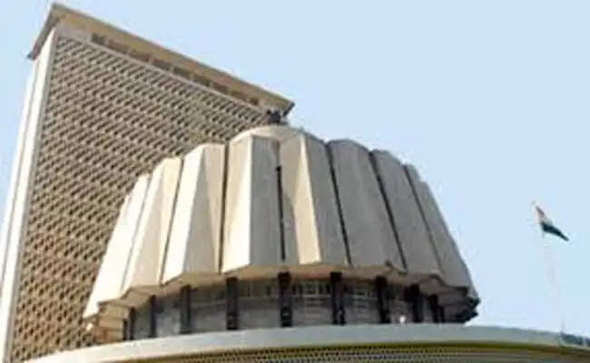 महाराष्ट्र विधान परिषद चुनाव में १७ सीटों में १६ पर भाजपा गठबंधन का कब्जा
