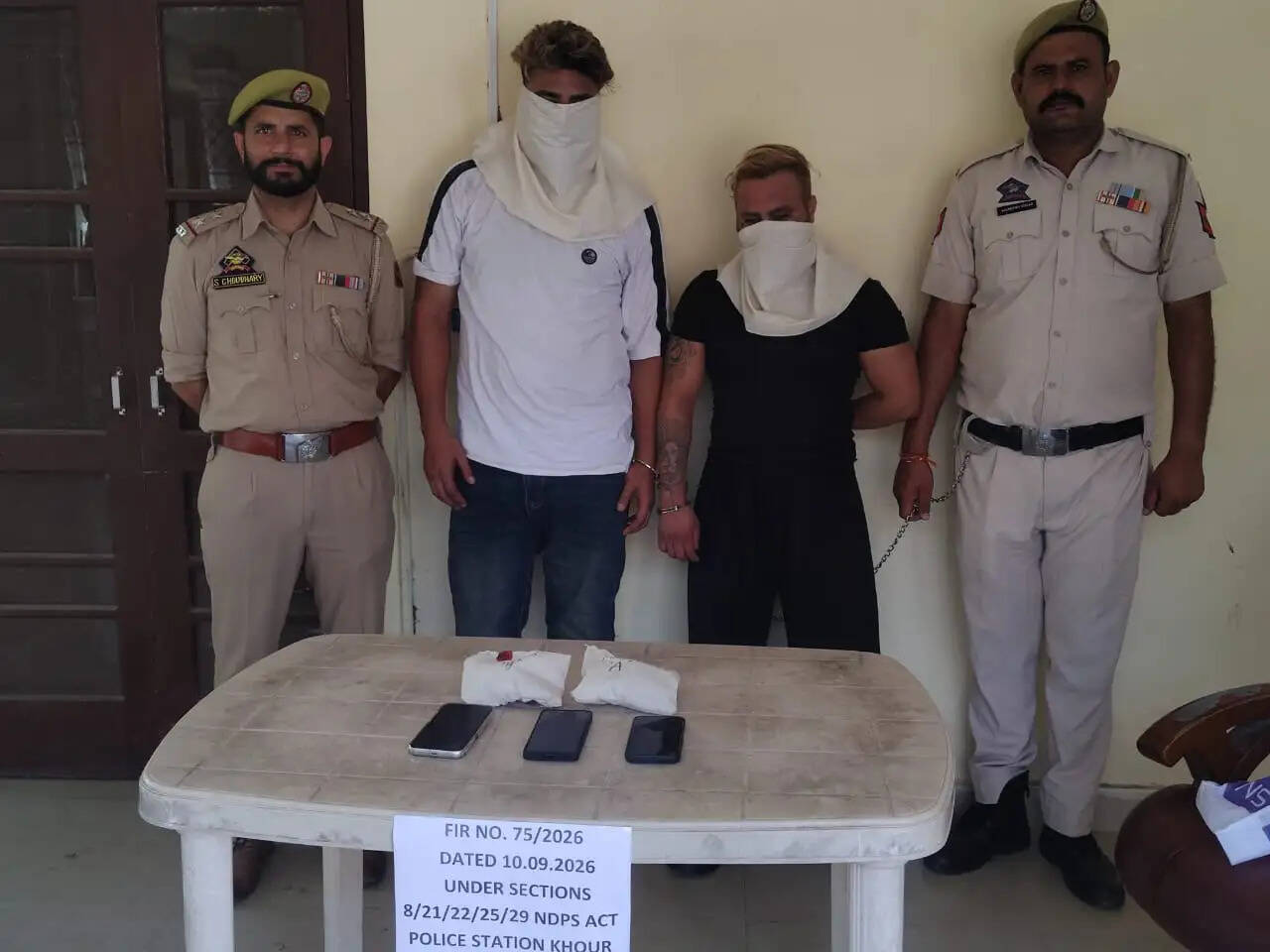 जम्मू पुलिस ने दो संदिग्ध नशीले पदार्थों के तस्करों को किया गिरफ्तार, 250-260 ग्राम हेरोइन जैसा पदार्थ बरामद