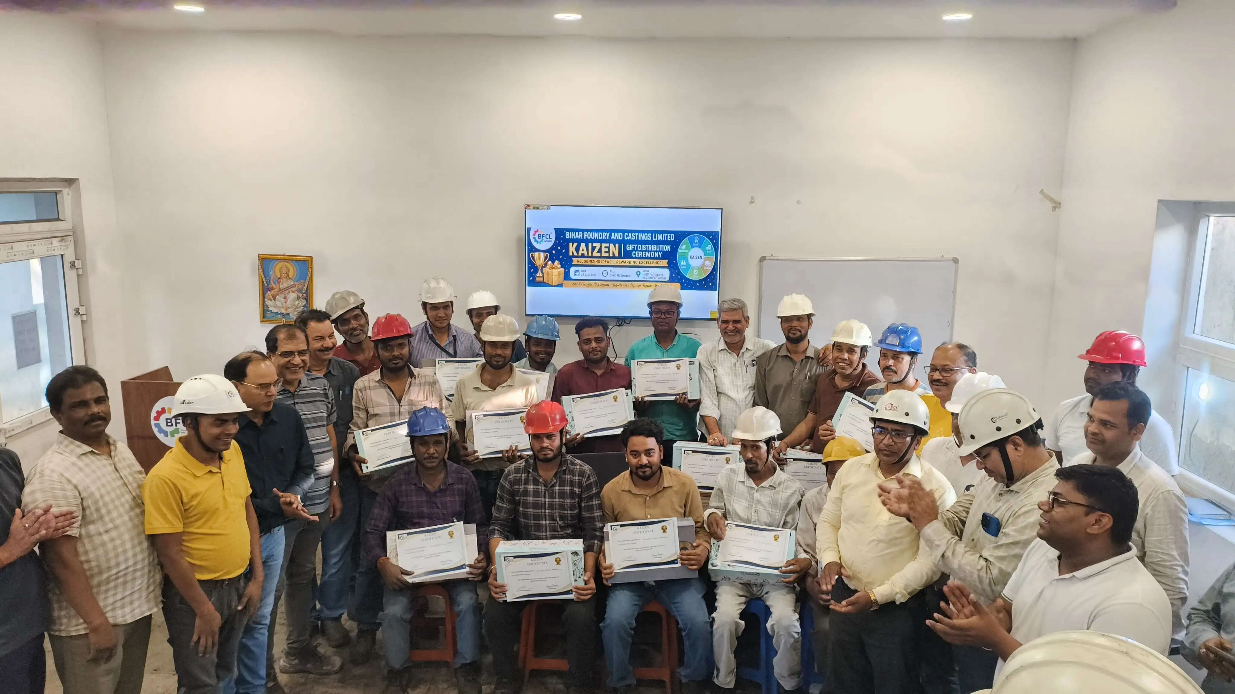 बीएफसीएल में सुधार के लिए दिए गए उत्कृष्ट सुझाव, कर्मचारियों को किया सम्मानित