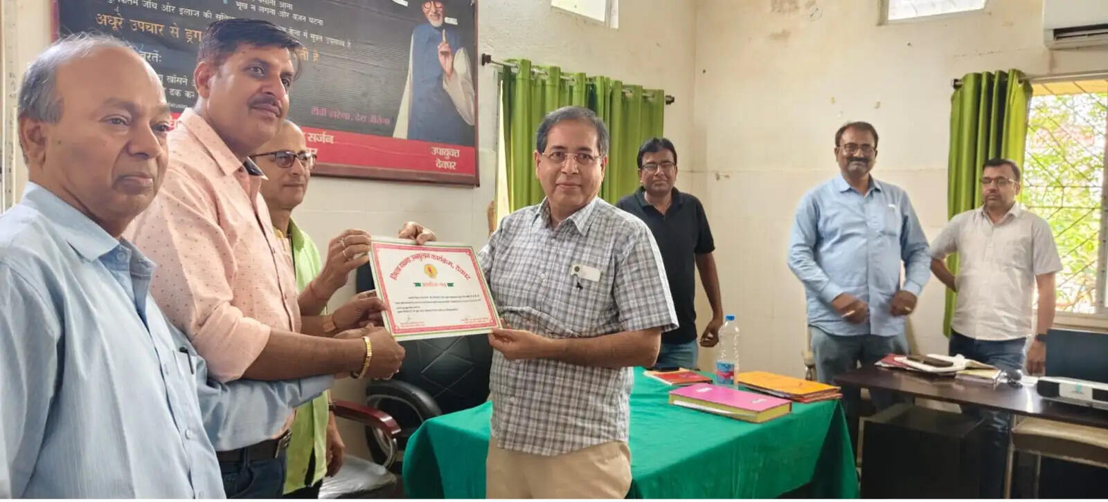 टीबी मरीजों की देखभाल के लिए डॉ सिकंदर सम्मानित