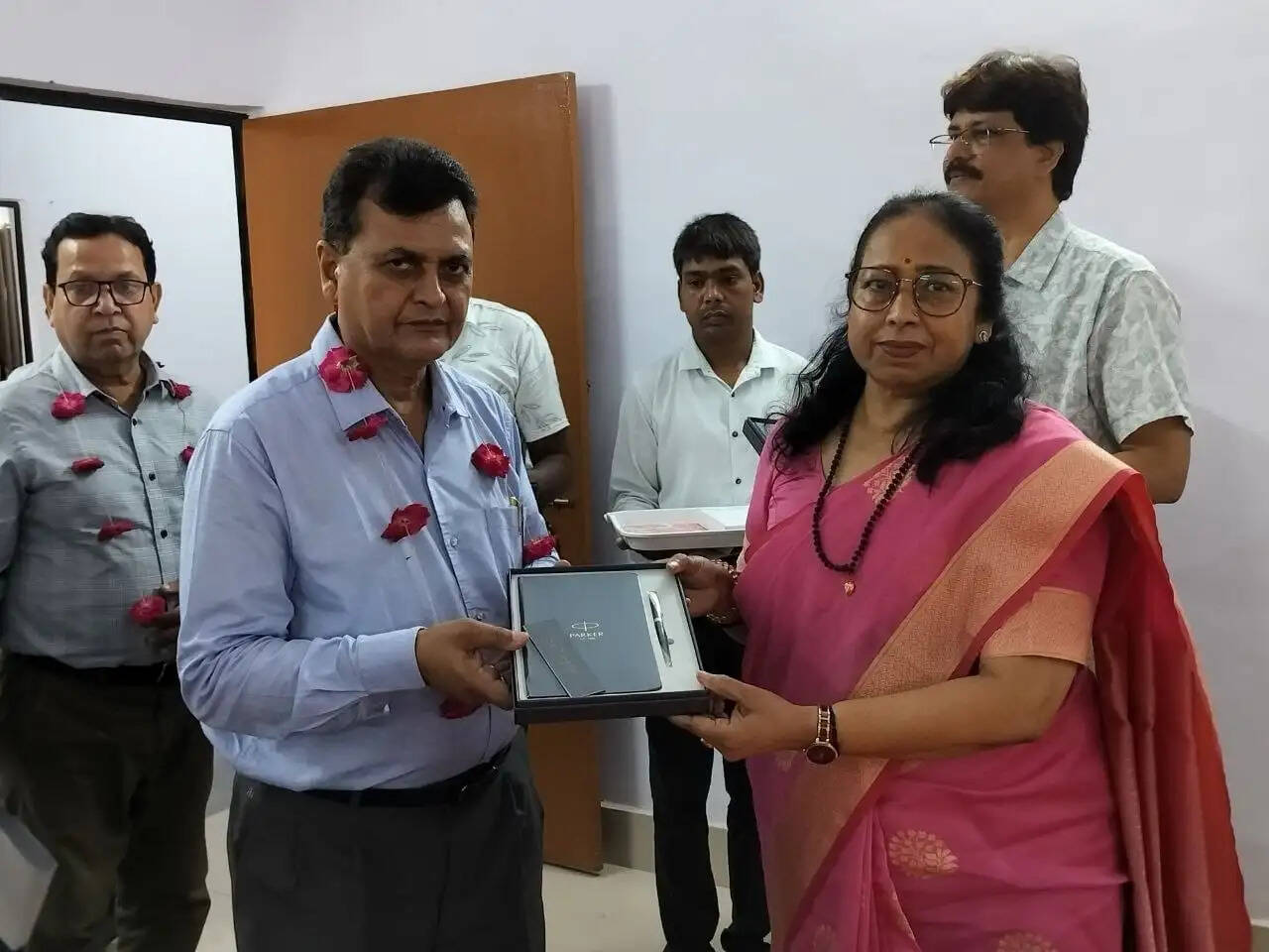 शिक्षक व्यक्तित्व और भविष्य का निर्माता : कुलपति, संकायाध्यक्षों का हुआ सम्मान