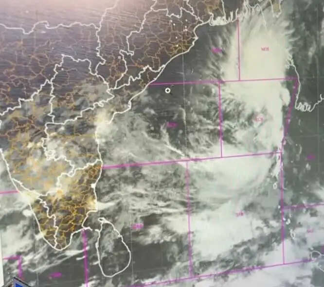 बस्तर संभाग में 27 से 29 अक्टूबर तक हाेगी भारी बारिश, रेड अलर्ट जारी