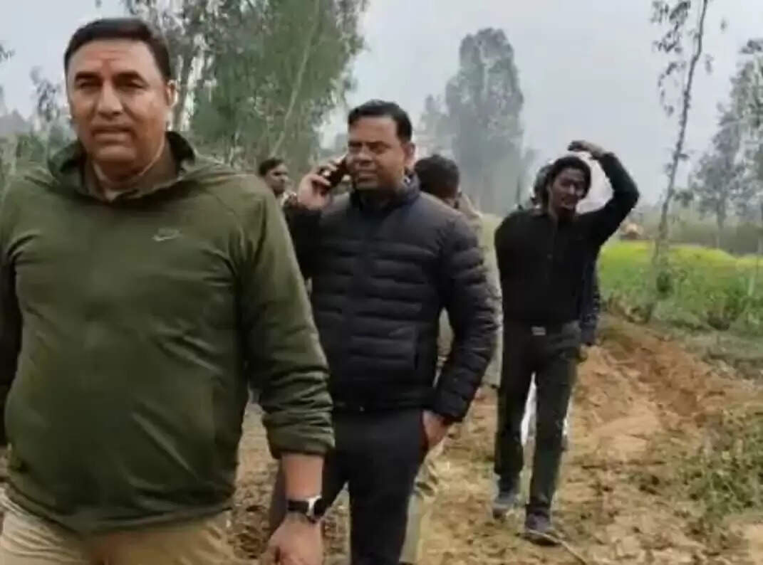 सीतापुर में 84 कोसी परिक्रमा मार्ग से अवैध कब्जे हटाए