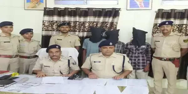 अंतर्राष्ट्रीय चोर गिरोह के तीन सदस्य को पुलिस ने किया गिरफ्तार‎