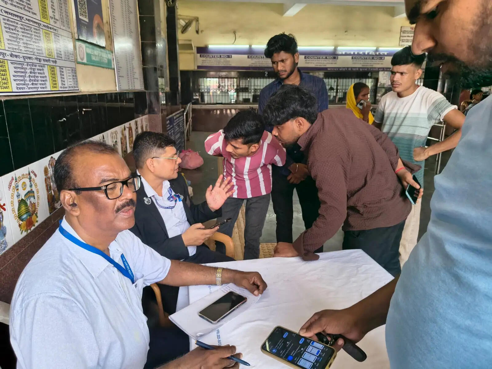 भागलपुर रेलवे स्टेशन पर रेलवन ऐप को लेकर जागरूकता अभियान आयोजित
