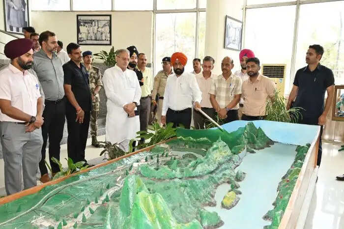 राज्यपाल कविन्द्र गुप्ता ने भाखड़ा बांध का दौरा कर की बिजली उत्पादन व्यवस्था की समीक्षा, श्री नैना देवी मंदिर में टेका माथा