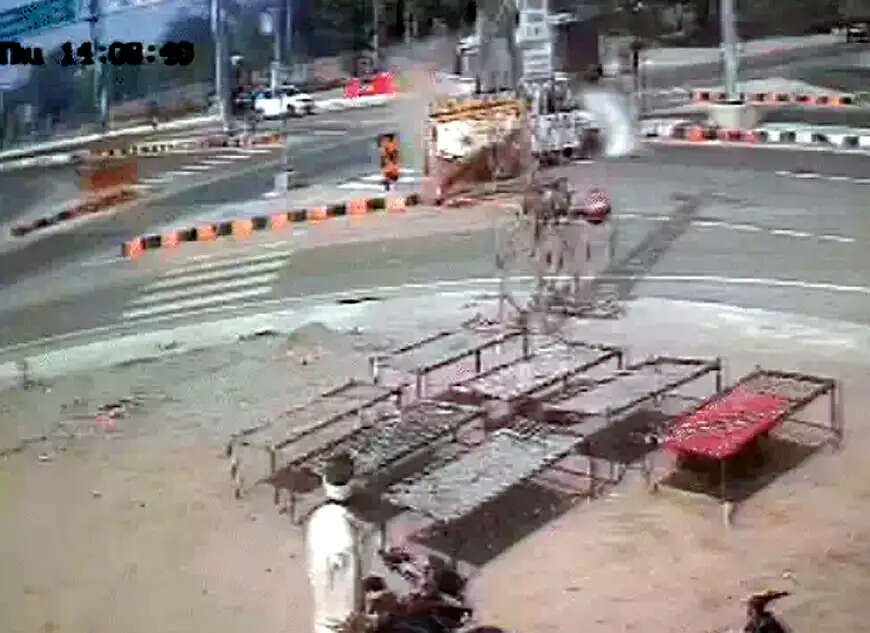 ट्रेलर ने पिकअप को टक्कर मारी, एक की&nbsp;मौत