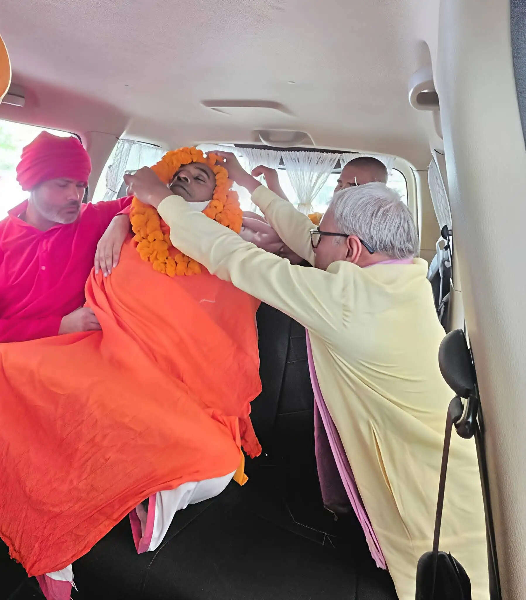 रविदास मंदिर के महंत बनवारी पति ब्रह्मचारी जी महाराज का दिल का दौरा पड़ने से निधन