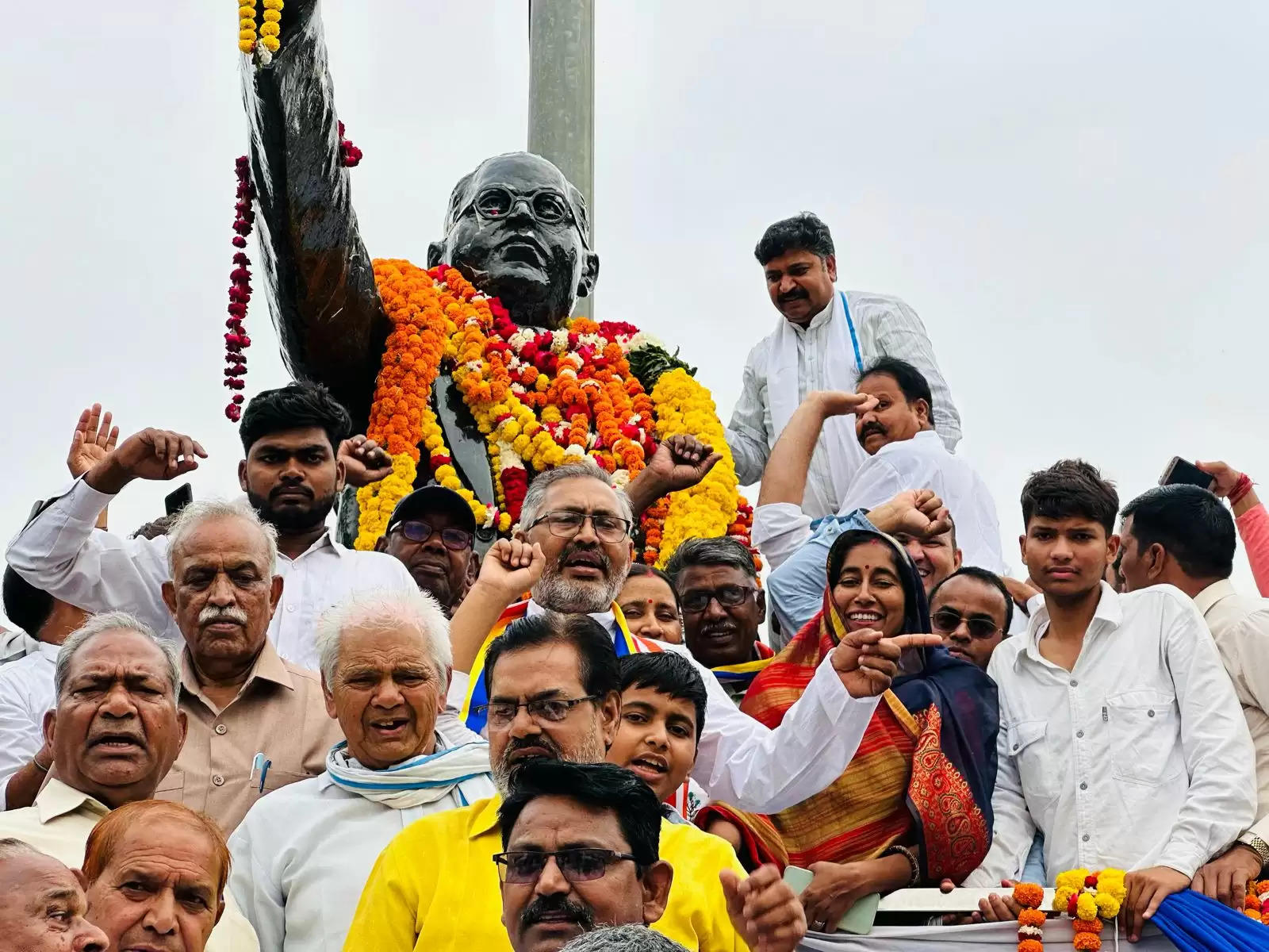 अलवर में हर्षोल्लास के साथ मनाई बाबा साहब की जयंती, रक्तदान सहित अनेक कार्यक्रम हुए