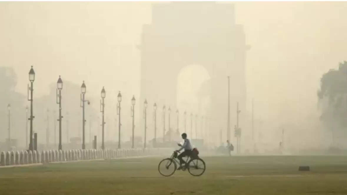 दिल्ली-एनसीआर में हवा और धूप निकलने से सर्दी और प्रदूषण दोनों में आई कमी