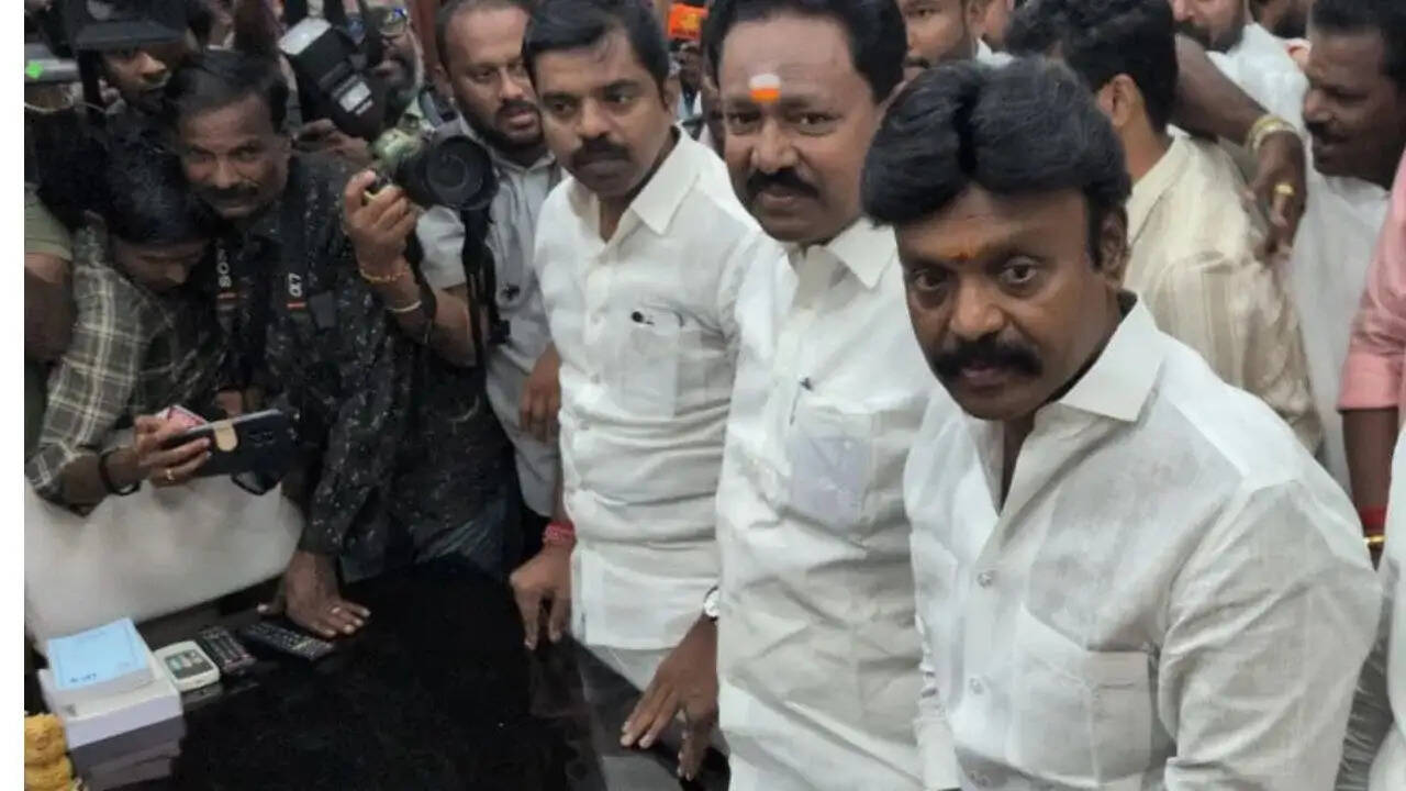 तमिलनाडु में अन्नाद्रमुक विधायक एसाकी सुब्बैया ने छोड़ी पार्टी, टीवीके में हुए शामिल