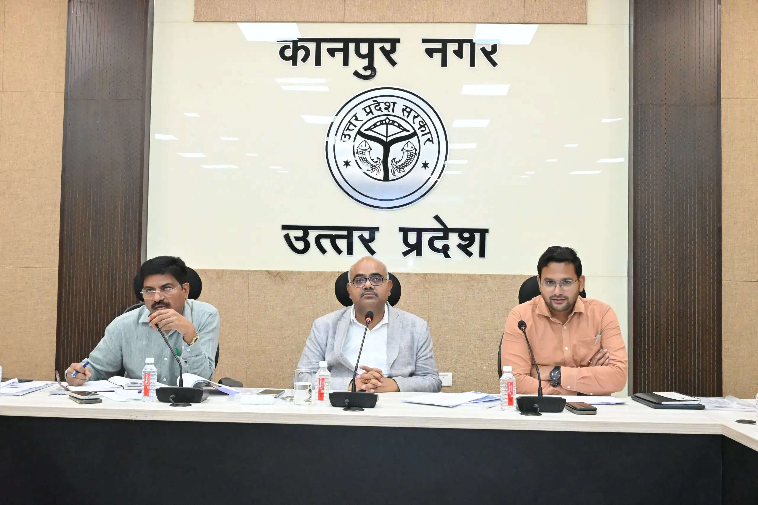 टीबी उन्मूलन और टीकाकरण अभियान की समीक्षा, लापरवाही पर डीएम सख्त