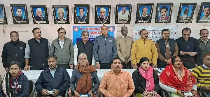 इण्डियन रेडक्रॉस सोसाइटी ने सिंधी समाज के 102 मरीजों को निःशुल्क चश्मा किया वितरण