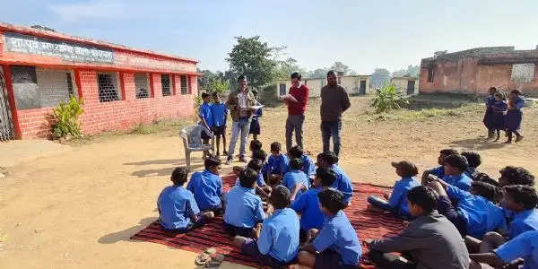 कोरबा: एसडीएम ने किया हाईस्कूल इरफ का निरीक्षण, दो शिक्षक मिले अनुपस्थित