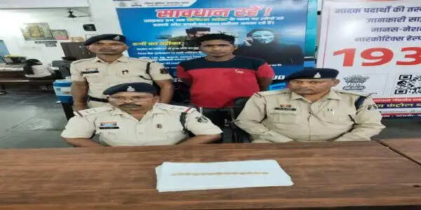 छह लाख दिलाने का झांसा देकर बुजुर्ग महिला से तीन लाख की सोने की माला ठगने वाला आरोपित गिरफ्तार