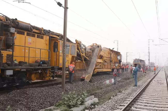 प्रयागराज रेल मंडल में रिकॉर्ड समय में बीसीएम कार्य पूर्ण, संरक्षा एवं ट्रैक गुणवत्ता में उल्लेखनीय सुधार