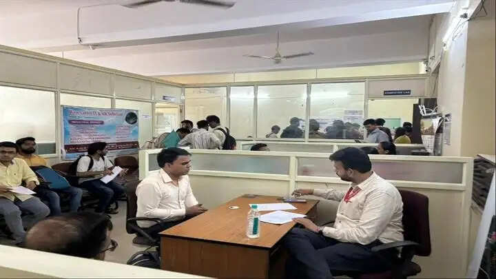 इंदौरः रोजगार मेले में 113 युवाओं को प्रतिष्ठित कंपनियों में मिला रोजगार