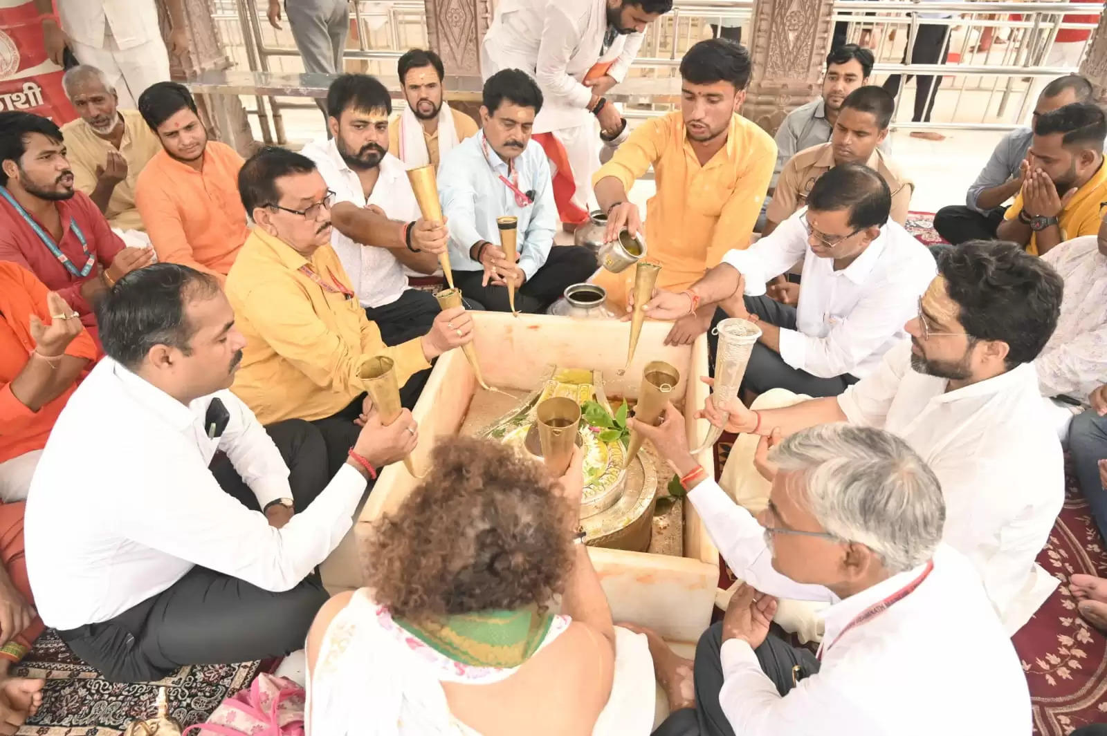 स्वतंत्रता दिवस पर बाबा विश्वनाथ का विशेष तिरंगा शृंगार